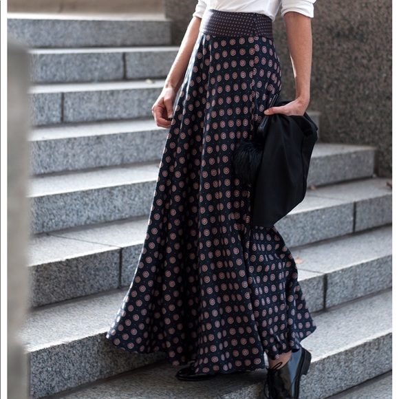Banana Republic Dresses & Skirts - Banana Republic Foulard Maxi Skirt, Navy, Size 10